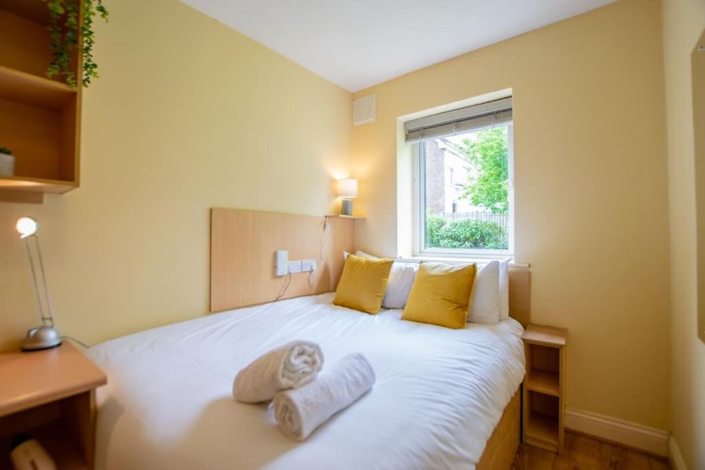 131 - Spacious 2 Bed Apt With Parking Apartment Galway Luaran gambar