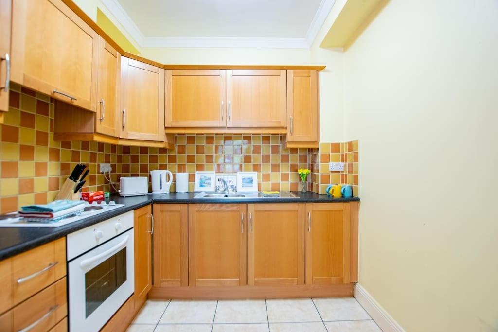 131 - Spacious 2 Bed Apt With Parking Apartment Galway Luaran gambar