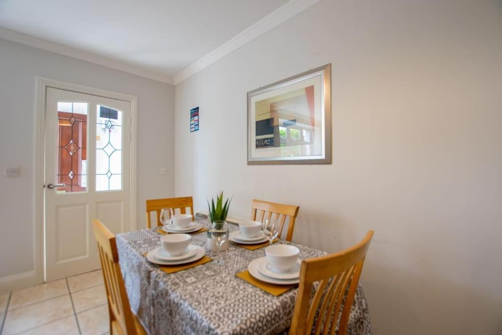 131 - Spacious 2 Bed Apt With Parking Apartment Galway Luaran gambar