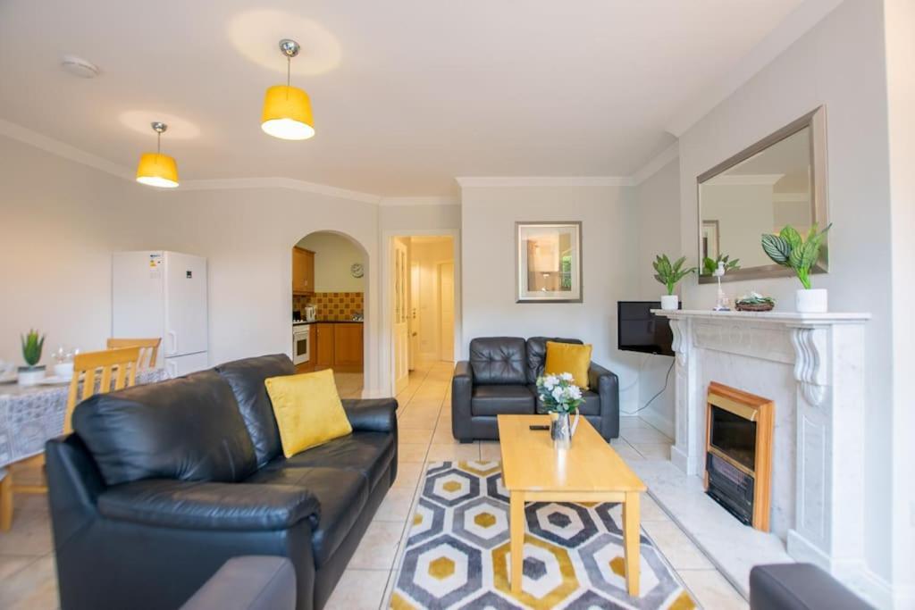 131 - Spacious 2 Bed Apt With Parking Apartment Galway Luaran gambar