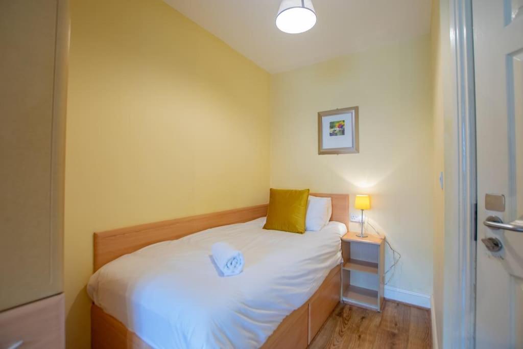 131 - Spacious 2 Bed Apt With Parking Apartment Galway Luaran gambar