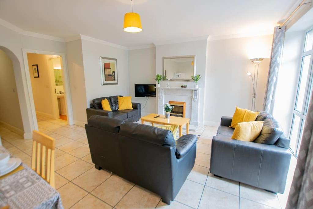 131 - Spacious 2 Bed Apt With Parking Apartment Galway Luaran gambar